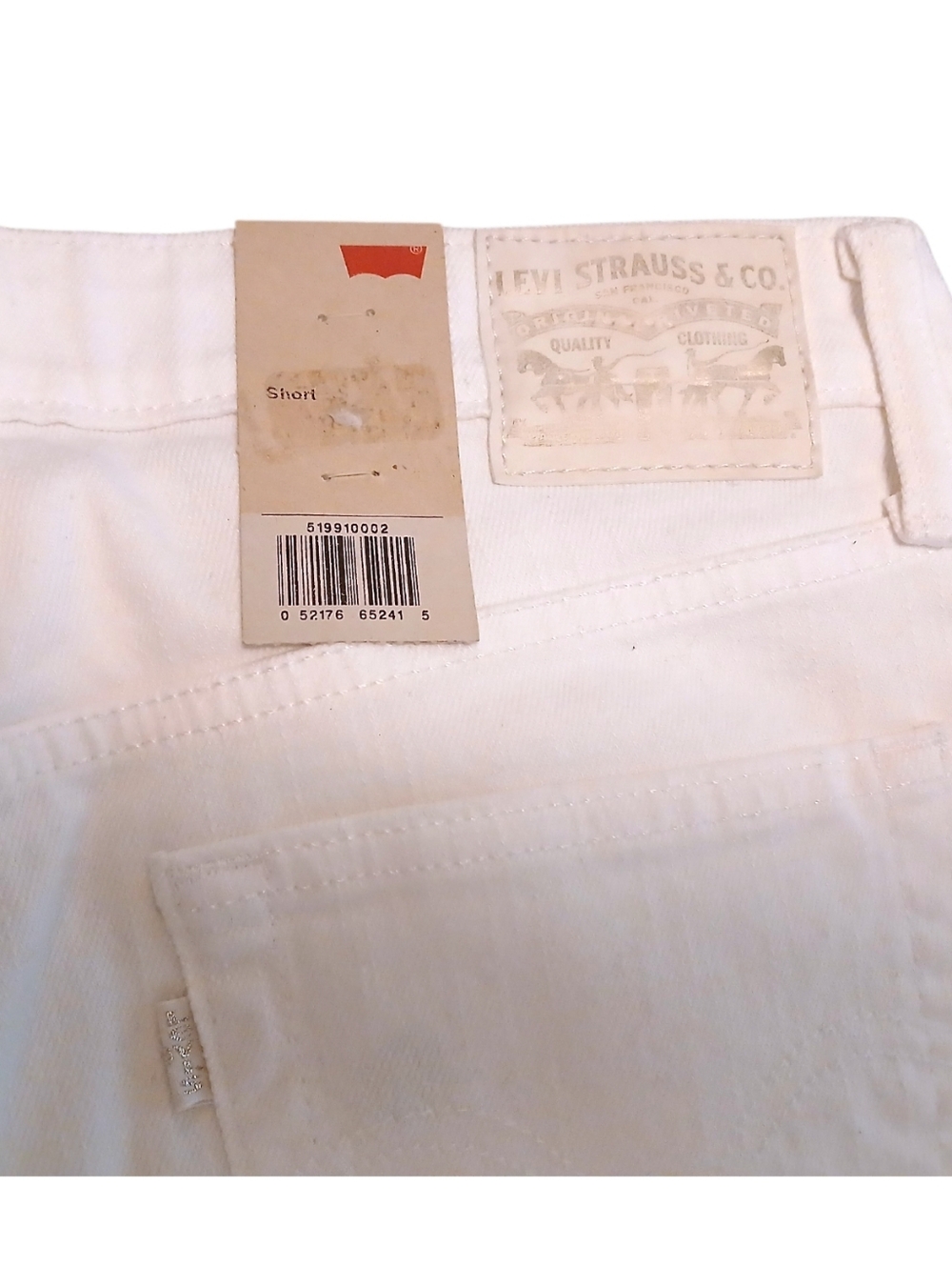 NWT Levis. White Shorts - Picture 3 of 8